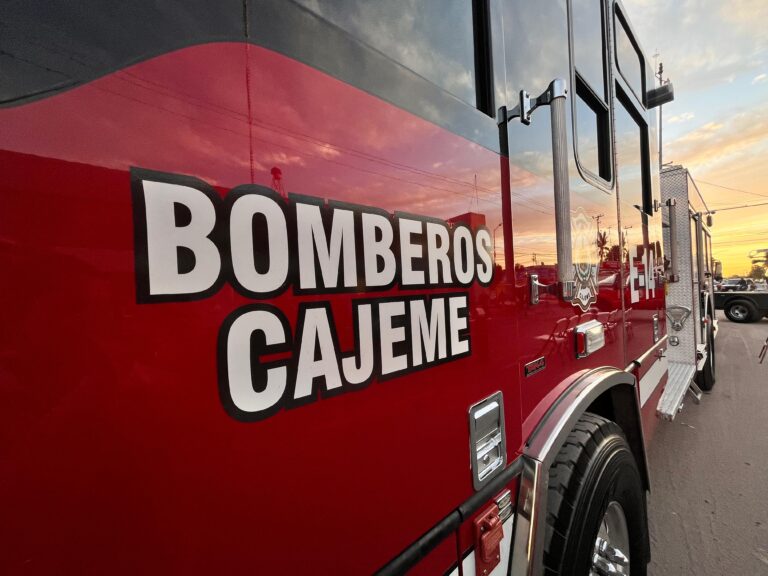 Entrega alcalde Javier Lamarque obra de remodelación de edificio y unidades al departamento de bomberos de ciudad Obregón