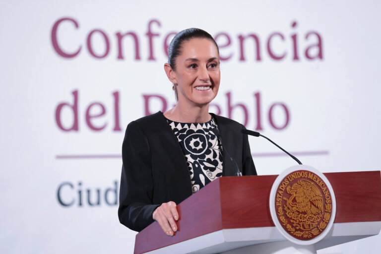 Felicita Sheinbaum a Trump como nuevo presidente de EU; ofrece diálogo, respeto y cooperación