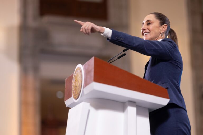 Por un mes se ponen en pausa aranceles contra México, revela Sheinbaum