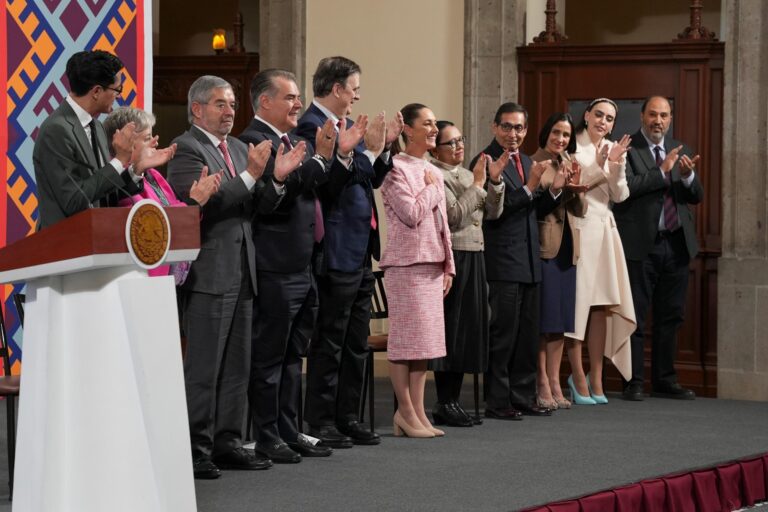 Presidenta Claudia Sheinbaum llama al sector empresarial a fortalecer el plan México