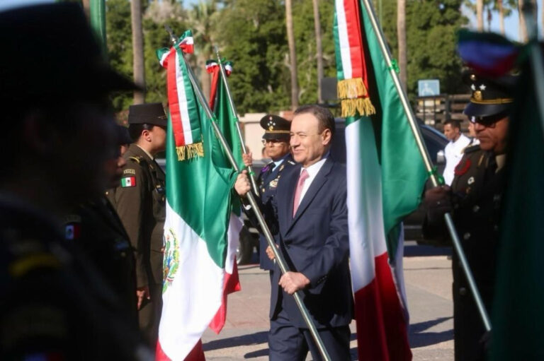 Encabeza Gobernador Durazo evento conmemorativo por el Día de la Bandera