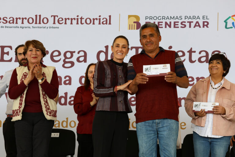 En EDOMEX, presidenta Claudia Sheinbaum arranca el programa de mejoramiento de vivienda con entrega de más de 16 mil tarjetas