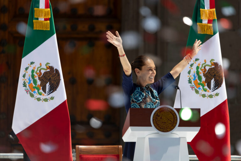 Demostramos que el pueblo de México es mucha pieza; juntas y juntos somos más: presidenta Claudia Sheinbaum ante más de 350 mil mexicanos y mexicanas en el zócalo