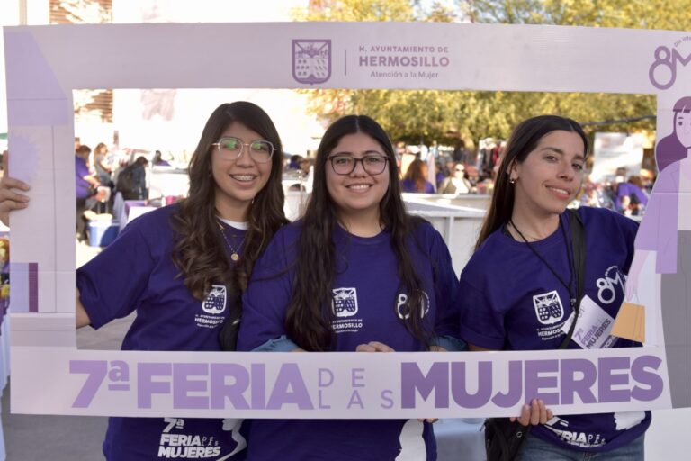 Participan 120 emprendedoras en Feria de las Mujeres