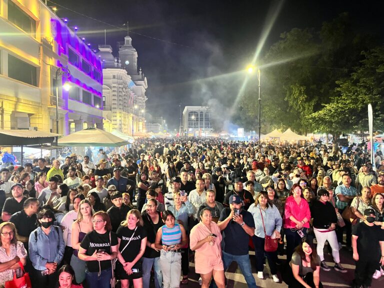 Celebran Toño Astiazarán y Patty Ruibal con más de 18 mil hermosillenses éxito del primer Taco Fest en la Víactiva