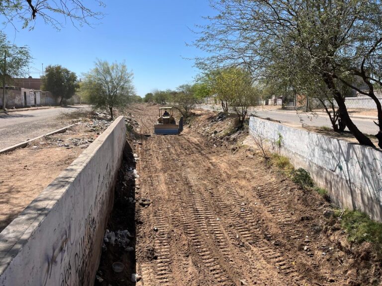 Tiene ayuntamiento de Hermosillo un avance del 90 por ciento en limpieza de canales