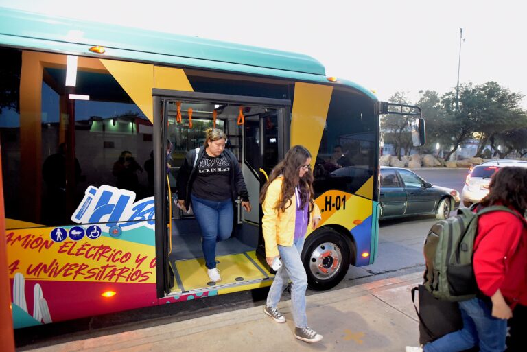 Amplía Ayuntamiento de Hermosillo rutas de transporte eléctrico H Bus a estudiantes universitarios