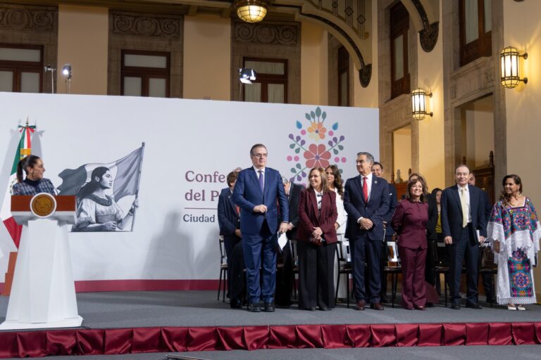 Ebrard presenta junto a 12 gobernadores, detalle de los primeros polos de desarrollo
