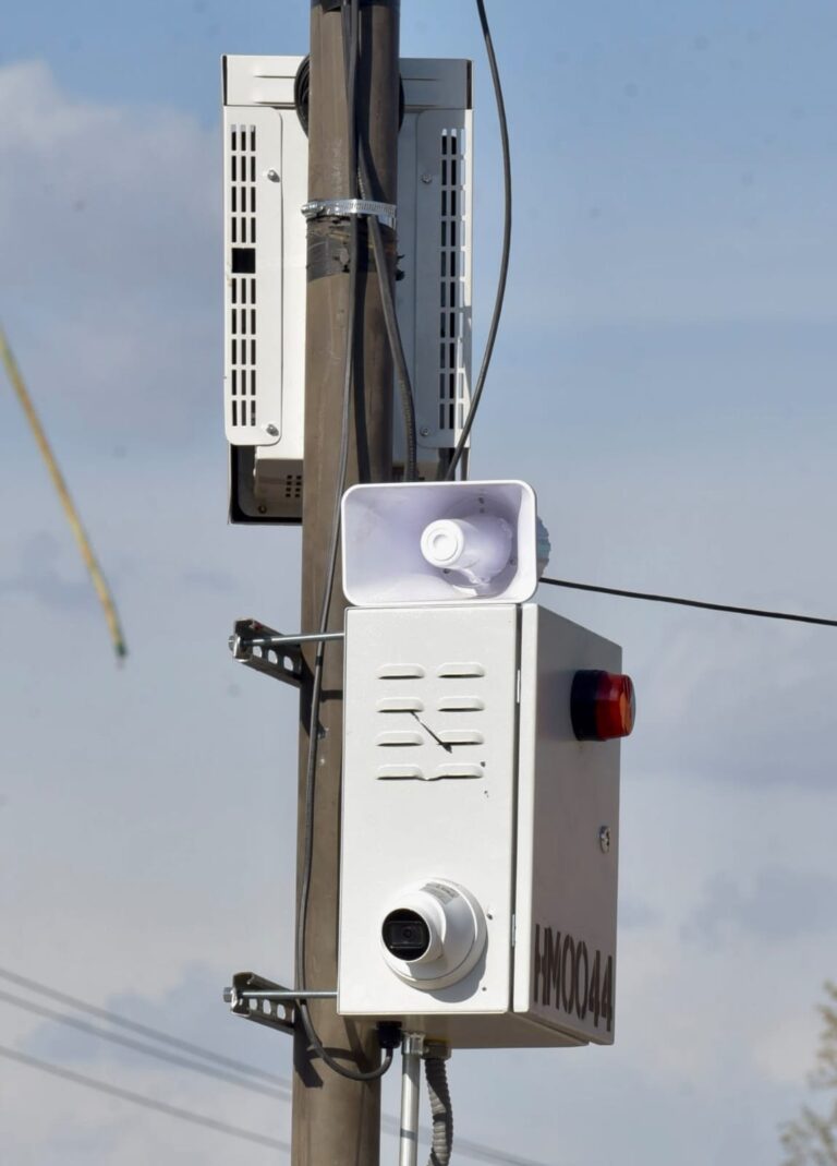 Equipa Ayuntamiento de Hermosillo con botón de pánico y cámara exterior las paradas de camión refrigeradas