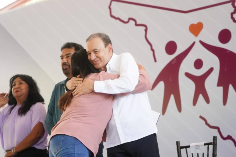 Cumple Gobernador Durazo a población del sur con becas a estudiantes y apoyos para familias vulnerables