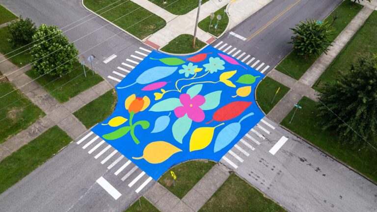 Anuncia Toño Astiazarán premio internacional de Bloomberg Philanthropies para revitalizar con arte urbano las calles del centro