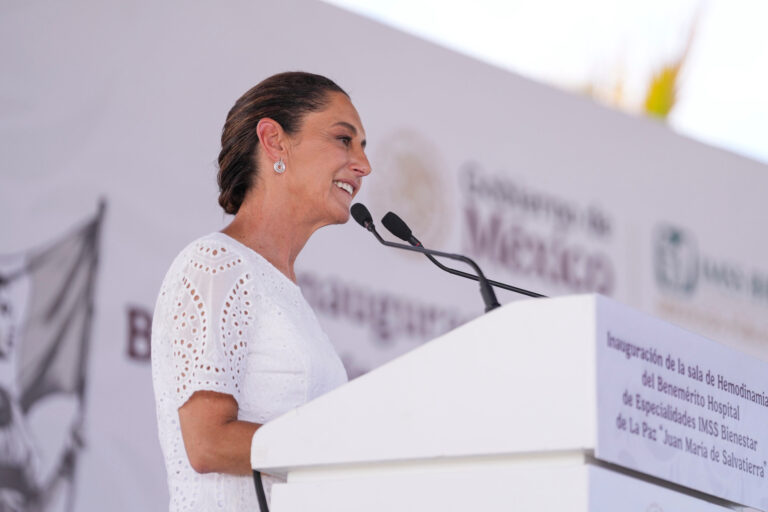 Sheinbaum revela que otra vez farmacéuticas quisieron “pasarse de listas” con medicamentos