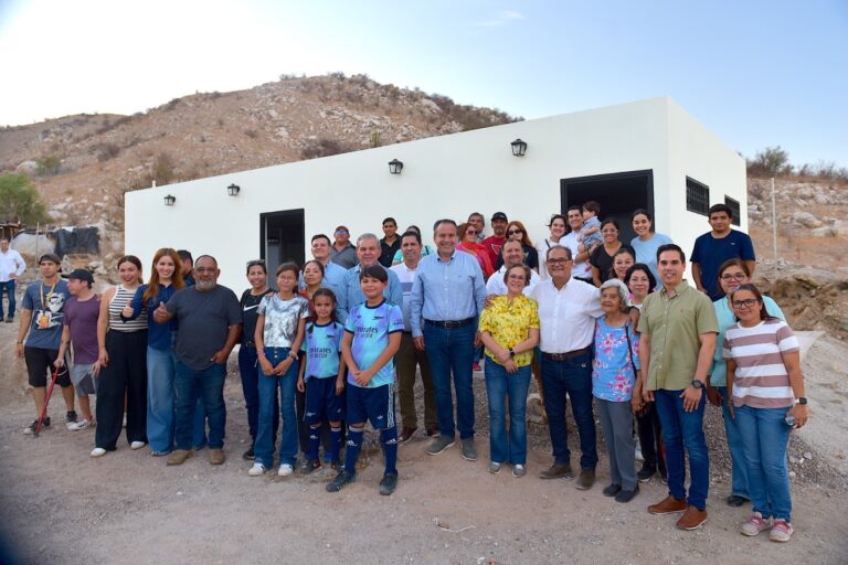Entrega Toño Astiazarán primera etapa de Centro Comunitario Las Lomas en beneficio de vecinos del sector