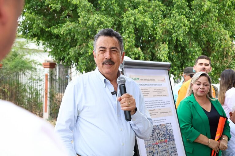 Continúa Javier Lamarque con mas obras, da banderazo a pavimentación, rehabilitación de red hidrosanitaria y construcción de cruceros