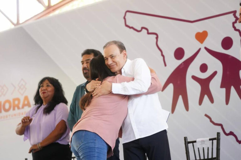 Gobernador Durazo respalda economía de más de 13 mil familias vulnerables con entrega de apoyos directos