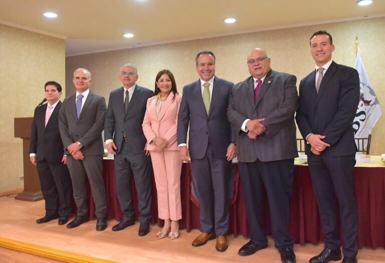 Necesaria la colaboración permanente de todos los niveles de gobierno para construir la paz: Toño Astiazarán