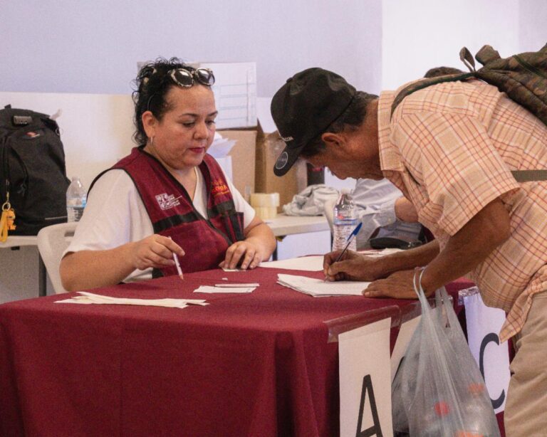 Gobierno de Sonora beneficia a más de 1,400 familias del noroeste del estado con apoyos económicos