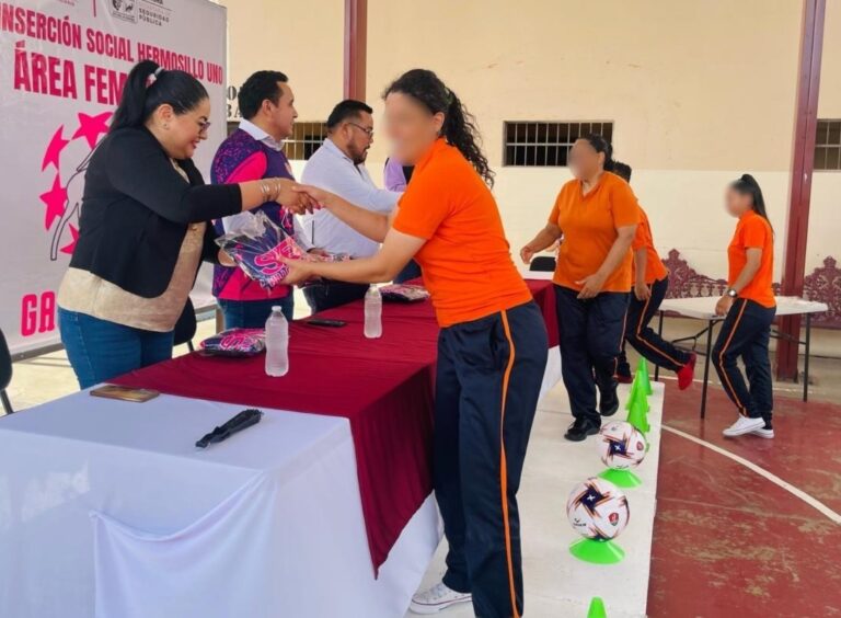 Entrega Gobierno de Sonora uniformes deportivos a población del Cereso Femenil de Hermosillo