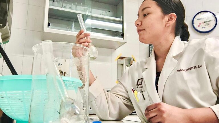 Realiza alumnado de la Universidad Tecnológica de SLRC prácticas profesionales en reconocidos centros de Investigación