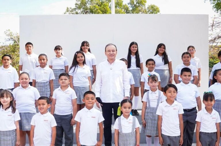 Compromiso cumplido: Gobernador Durazo concluye entrega de uniformes gratuitos en los 72 municipios