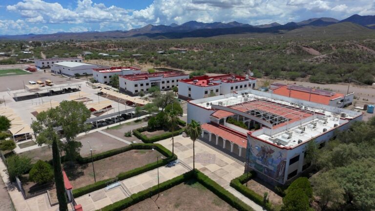 Fortalece Gobierno de Sonora formación profesional de estudiantes en empresas internacionales: Unisierra