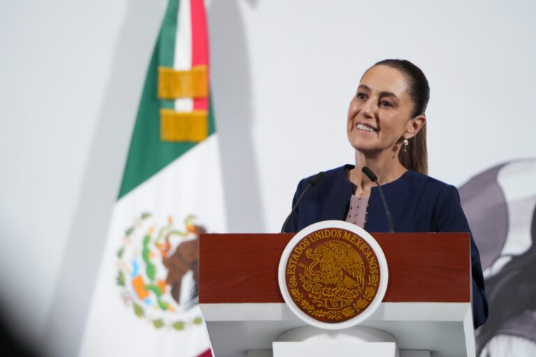 Paquete económico 2026 garantiza programas de bienestar, aumento en salud, educación, vivienda, seguridad e inversión pública y rescate a PEMEX: Presidenta Claudia Sheinbaum