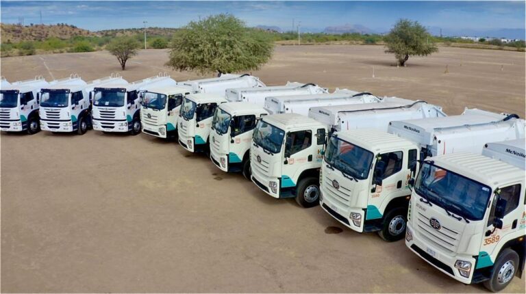 Entrega Toño Astiazarán 25 nuevas unidades recolectoras 100% eléctricas; es la flotilla más grande del país