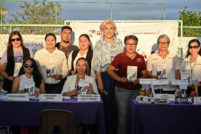 Mujeres y familias cajemenses participaron en la feria de servicios de la mujer