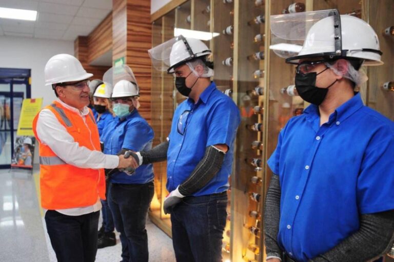 Logra Gobernador Durazo inversión de 700 millones en Nogales con expansión de nueva planta de Masterlock