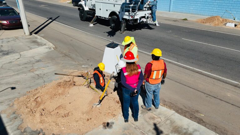 💡 ¡Seguimos iluminando San Luis! 🚧