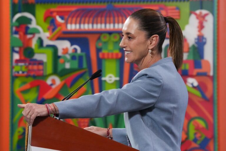 Presidenta Sheinbaum asegura un cierre sólido de 2025 pese al recorte de Banxico a previsión de crecimiento