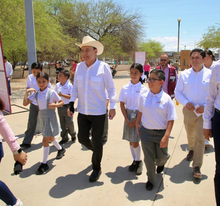 Gobernador Durazo incrementa a mil millones el presupuesto de Becas Sonora para 2026