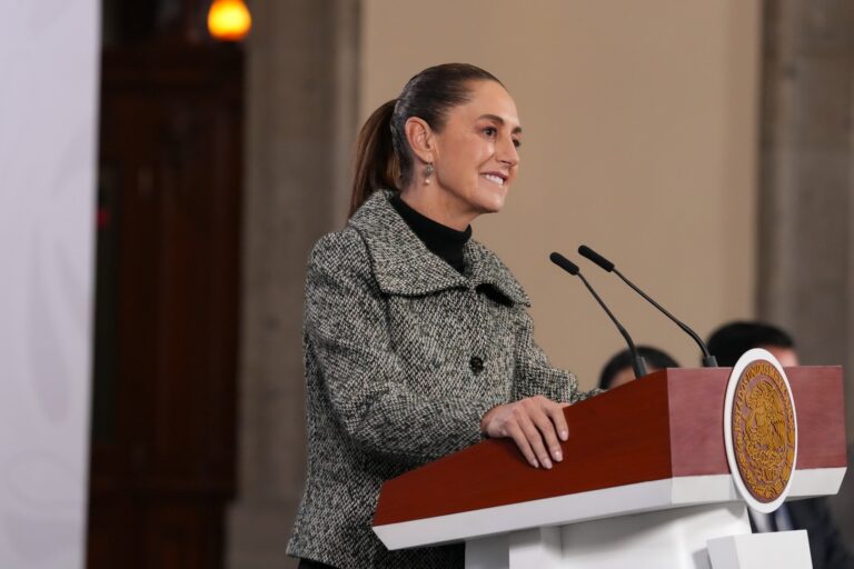 Sheinbaum llama a revisar legalidad de la llamada “Ley Esposa”