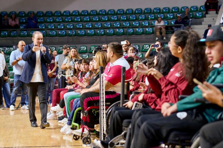Alfonso Durazo reconoce y fortalece a atletas sonorenses con 540 becas