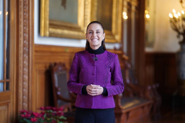 Cierra Sheinbaum el 2025 deseando amor, felicidad y salud a todos los mexicanos