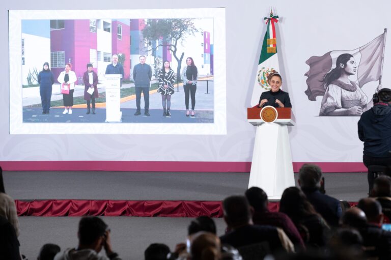 Vivienda para Bienestar: desde palacio nacional presidenta Claudia Sheinbaum encabeza entrega de viviendas del INFONAVIT desde Morelia, Michoacán