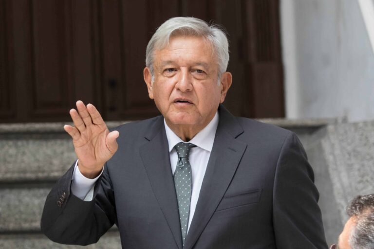Reaparece AMLO, critica a Trump y reitera que él respaldará a Sheinbaum de manera incondicional