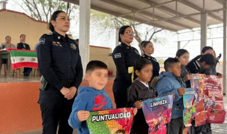 Policía Estatal y Prevención del Delito comparten acciones de seguridad en comunidades del desierto de Sonora