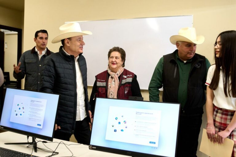 Entrega Gobernador Durazo telebachillerato en Nácori Chico y garantiza becas a estudiantes