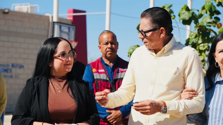 Supervisa Alcalde Iván Sandoval inicio de obra de cancha de fútbol en CAM 60