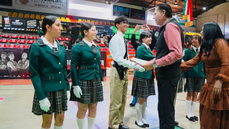 Realiza Dirección de Educación Municipal demostración de escoltas