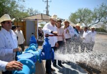 Gobernador Durazo resuelve demandas de comunidades del sur con acciones en salud, obras hídricas y maquinaria