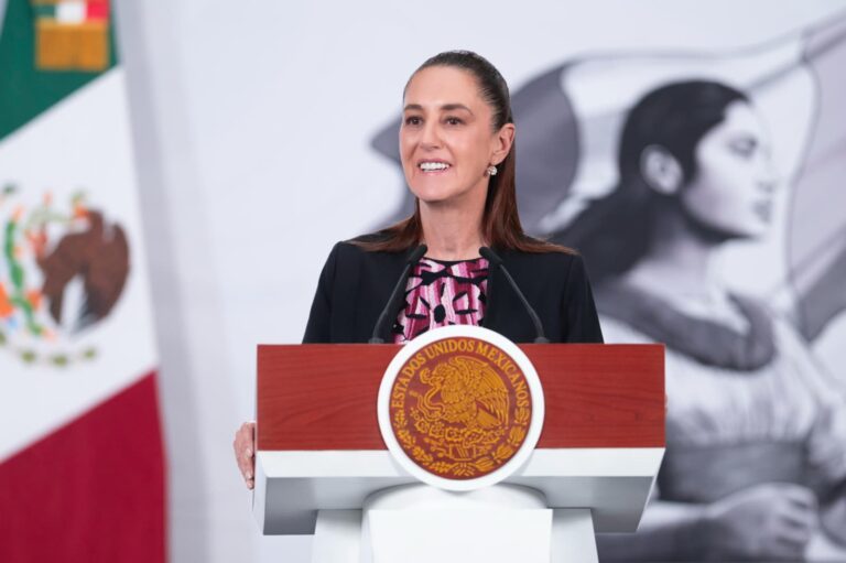 Sheinbaum lee la cartilla a precandidatos, les pide dejar sus cargos en gobiernos federal, estatales y municipales