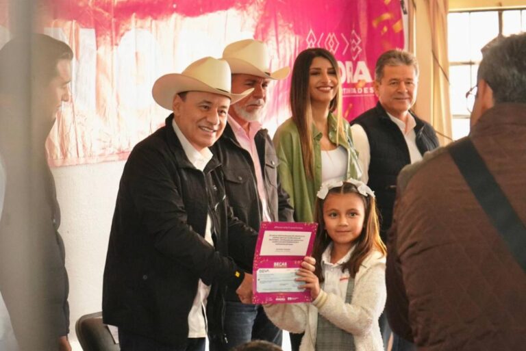 Gobernador Durazo beneficia a familias sonorenses con más becas, más apoyos y menos gastos