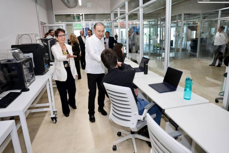 Gobernador Durazo profesionaliza a 350 mil sonorenses en inteligencia artificial con Microsoft