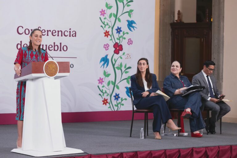 Presidenta Claudia Sheinbaum presenta «Volver a crecer» para liquidar y reestructurar más de 69 mil créditos impagables en beneficio de 59 mil 967 mujeres productoras y pequeños productores
