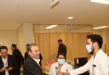 Gobernador Durazo impulsa capacitación a médicos con mil becas para fortalecer atención a la salud
