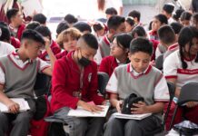 Secihti arranca Clases Masivas en 17 entidades, la Primera de Matemáticas, ante estudiantes de secundaria