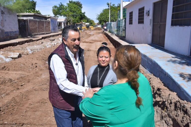 Durante la supervisión de obra en la colonia Maximiliano R. López, el Presidente Municipal @javierlamarque_, visitó el Centro Comunitario del Bienestar