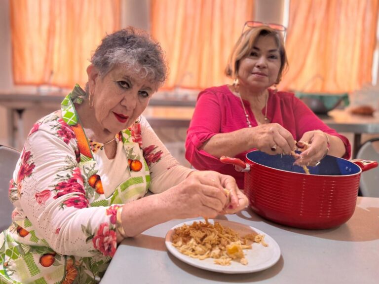 Gobierno de Sonora brinda talleres de preparación de comida saludable para personas adultas mayores